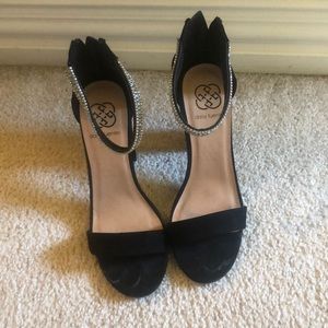 black pumps